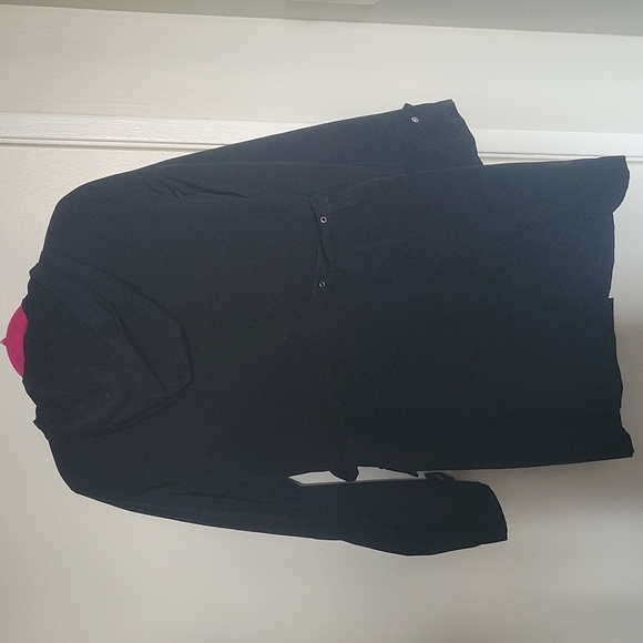 London Fog black raincoat/ trench coat in size small. Belt included - Picture 3 of 4